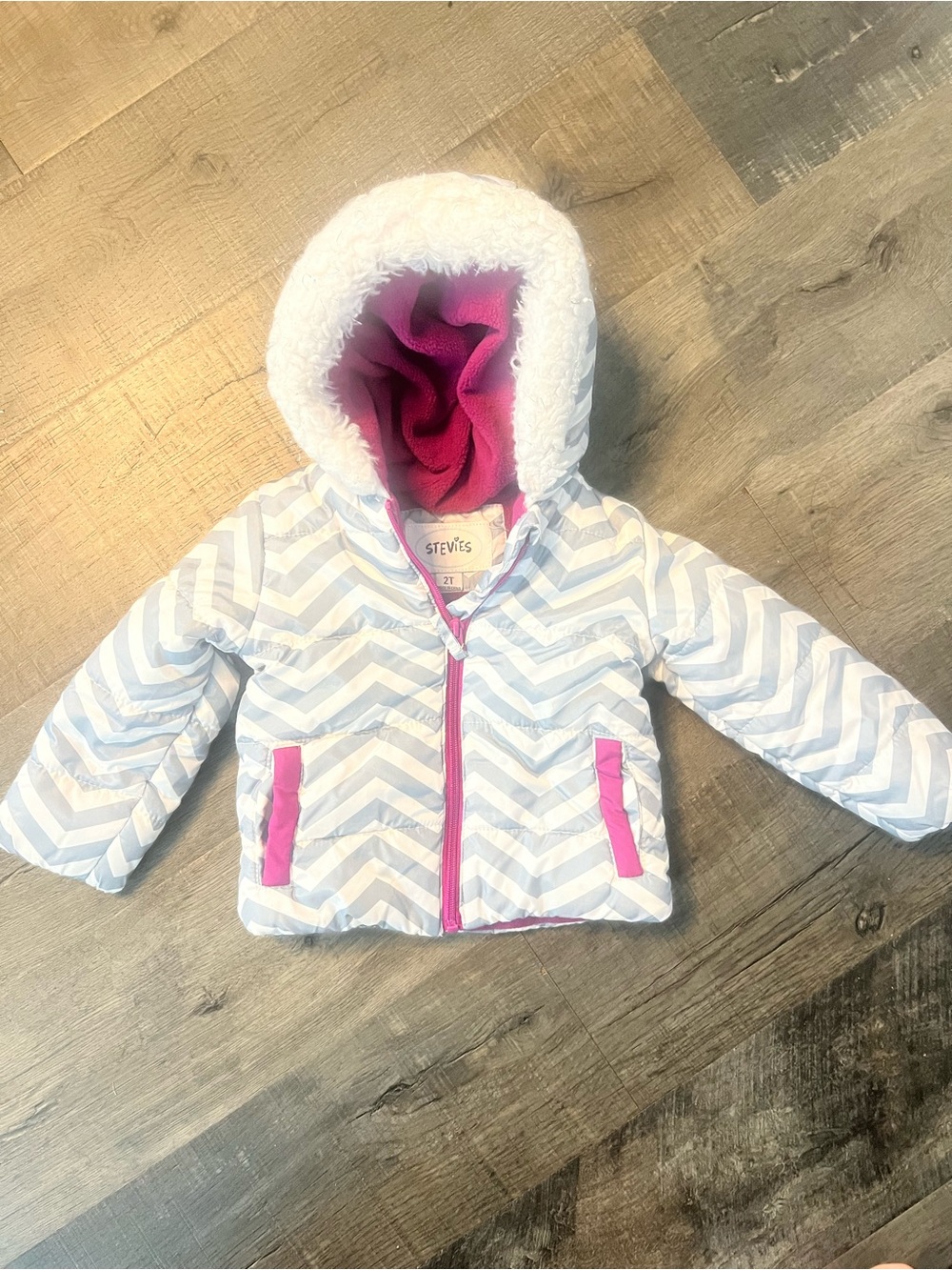 Stevies White and Pink Chevron Hooded Puffer Jacket